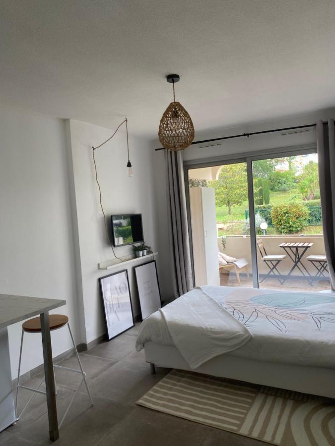 Le Maya - Studio Avec Piscine Antibes Eksteriør bilde